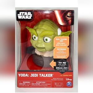 Star Wars spin master Yoda  Real talking Jedi with facial movements.